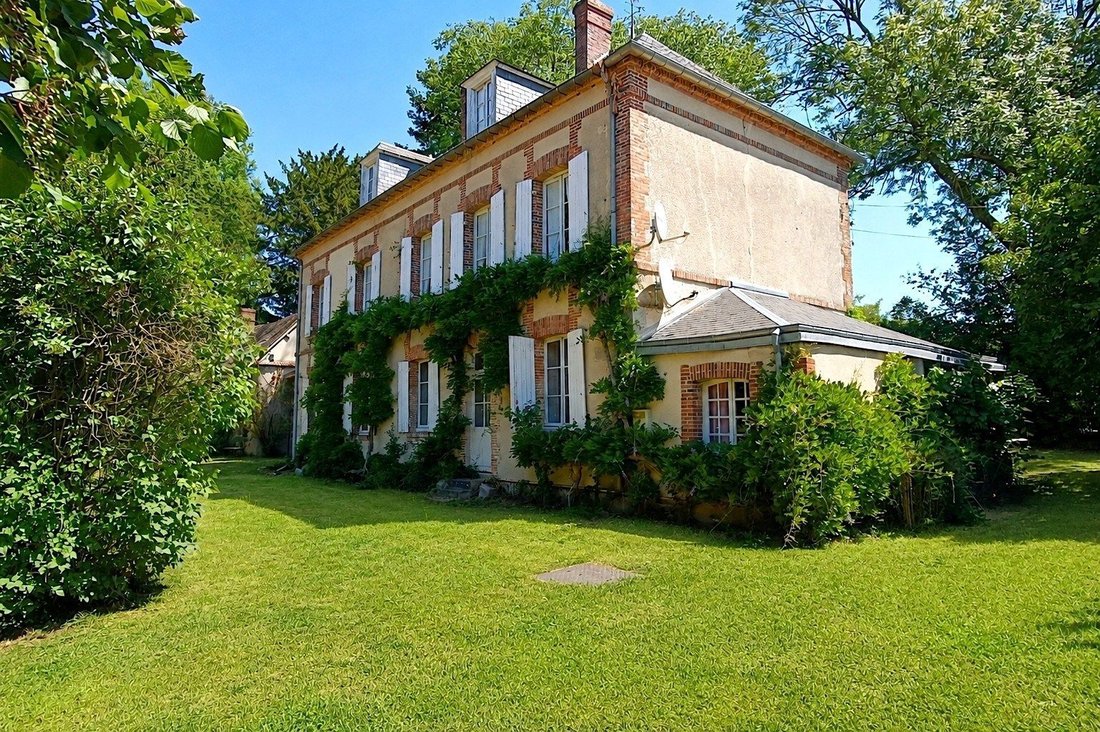 Estate in Maintenon, Centre-Val de Loire, France 2 - 18573103