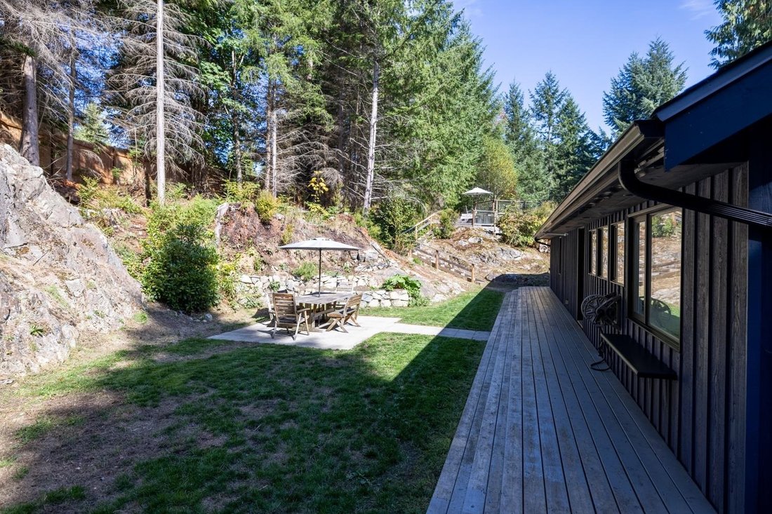 House in Bowen Island, British Columbia, Canada 5 - 18570296