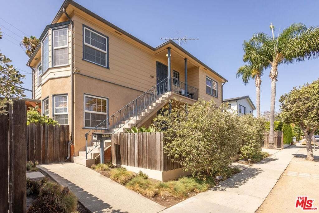 Los Angeles, California, United States 3 - 18573084