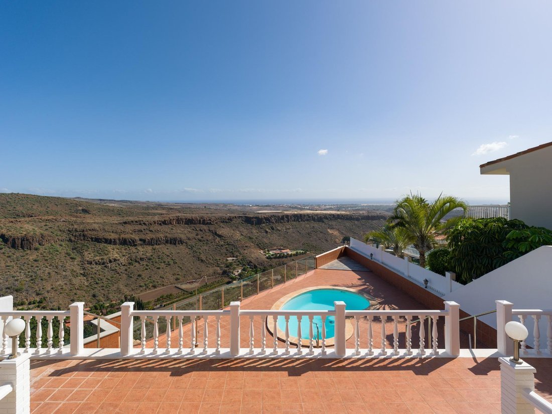 Villa in San Bartolome de Tirajana, Canary Islands, Spain 1 - 16749560