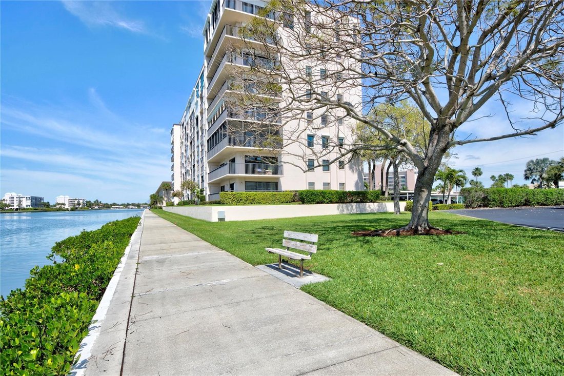 Condo in St. Petersburg, Florida, United States 3 - 18558635