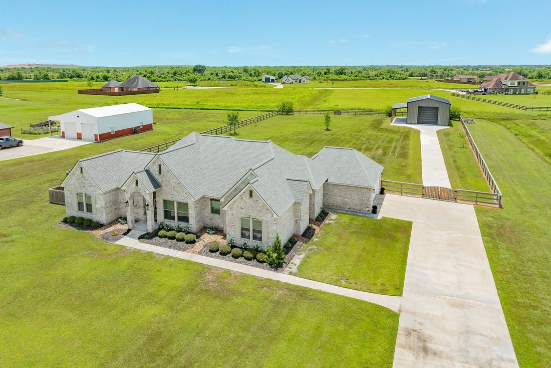 House in Clute, Texas, United States 1 - 18569178