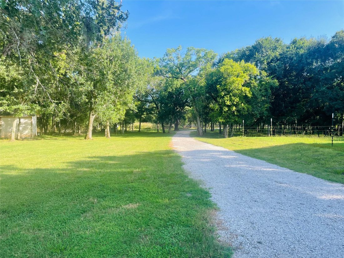 House in Angleton, Texas, United States 4 - 18569176