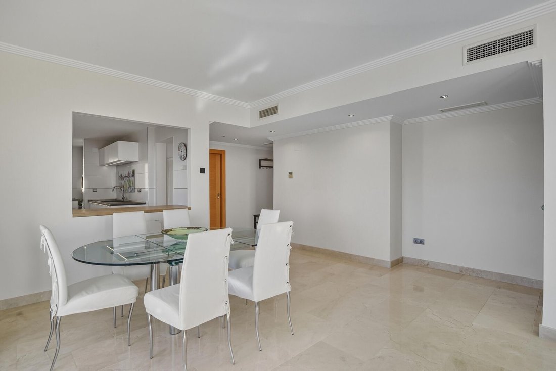 Apartment in El Paraíso, Benahavis, Spain 5 - 18567000