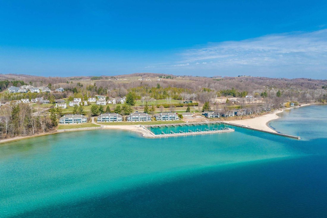 Condo in Suttons Bay, Michigan, United States 4 - 18573328