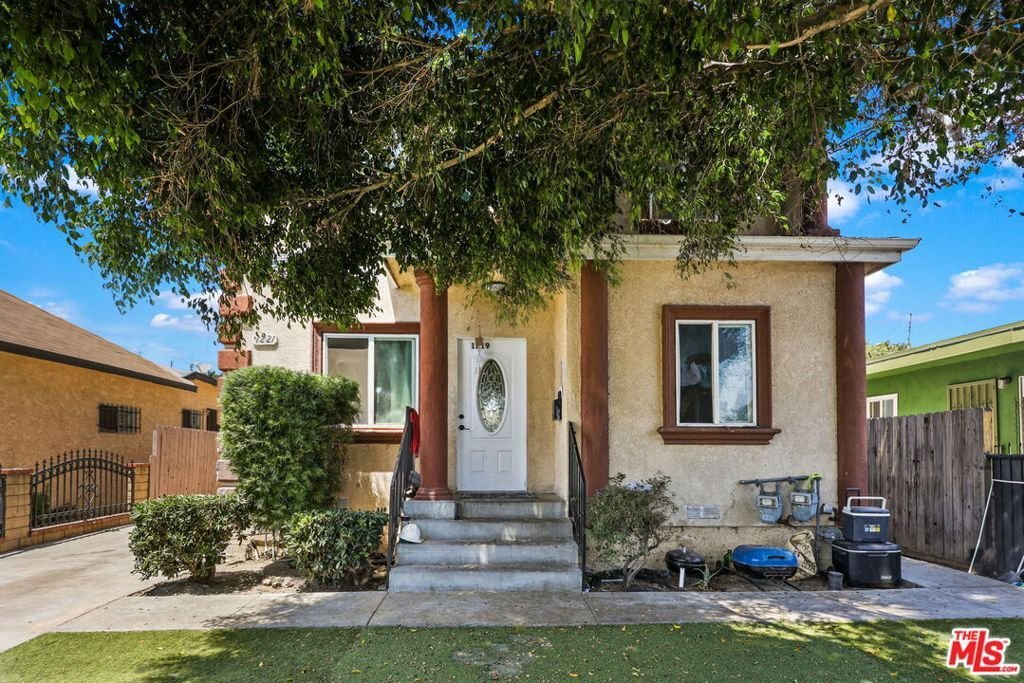 Los Angeles, California, United States 4 - 18573086