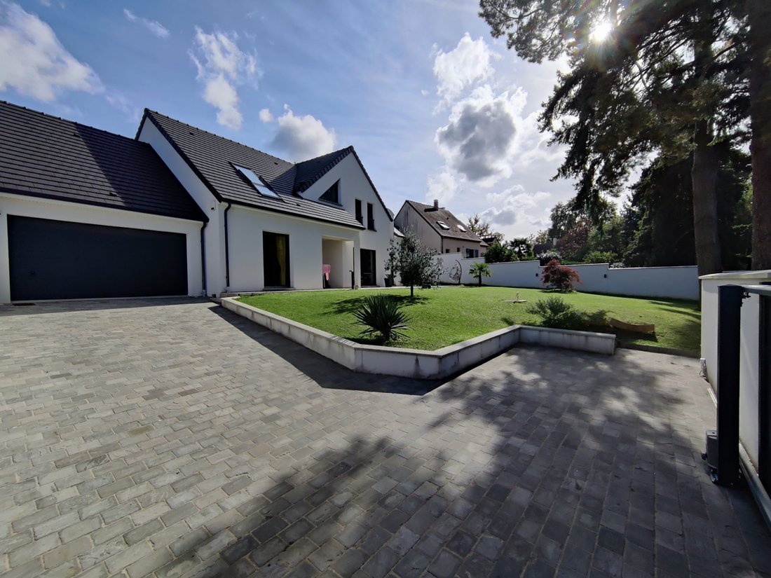 House in Villiers-Saint-Frederic, Ile-de-France, France 2 - 18570368