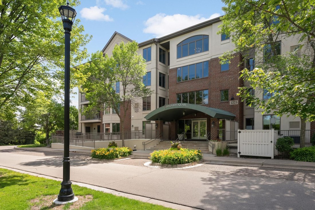 Casa a Edina, Minnesota, Stati Uniti 2 - 18154872
