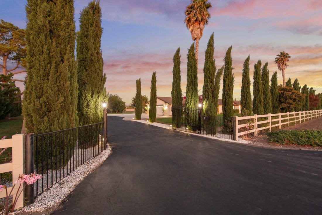 House in Hollister, California, United States 3 - 18570726