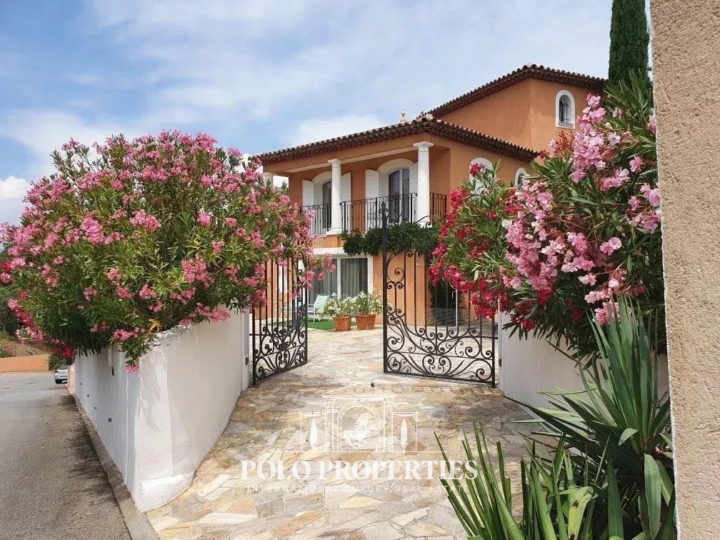 Villa in Frejus, Provence-Alpes-Côte d'Azur, France 1 - 18096606