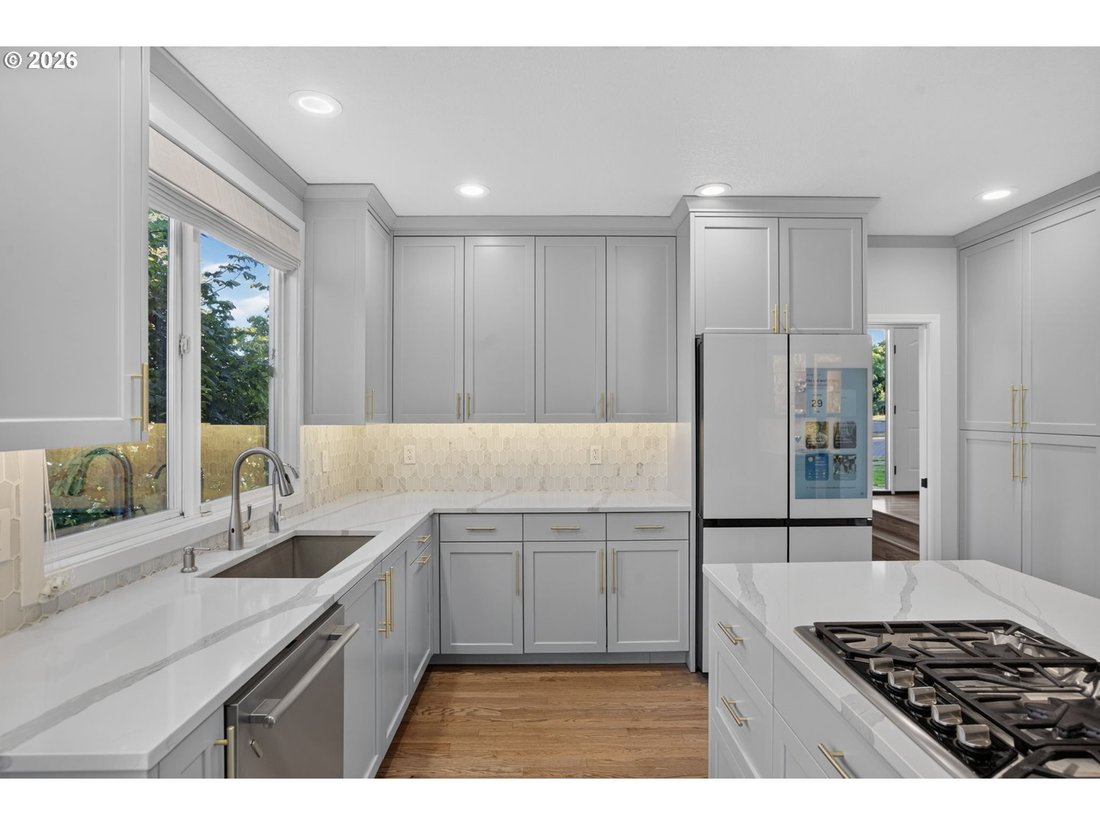 House in West Linn, Oregon, United States 4 - 18570432