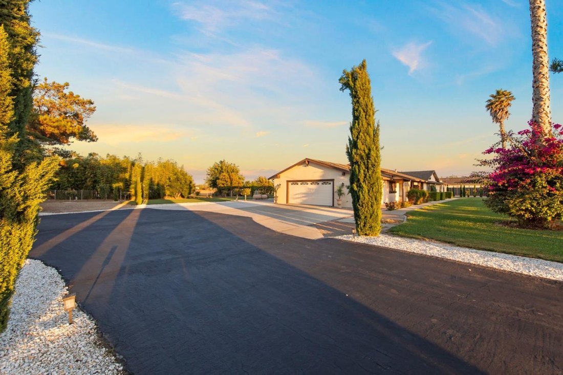 House in Hollister, California, United States 4 - 18570726