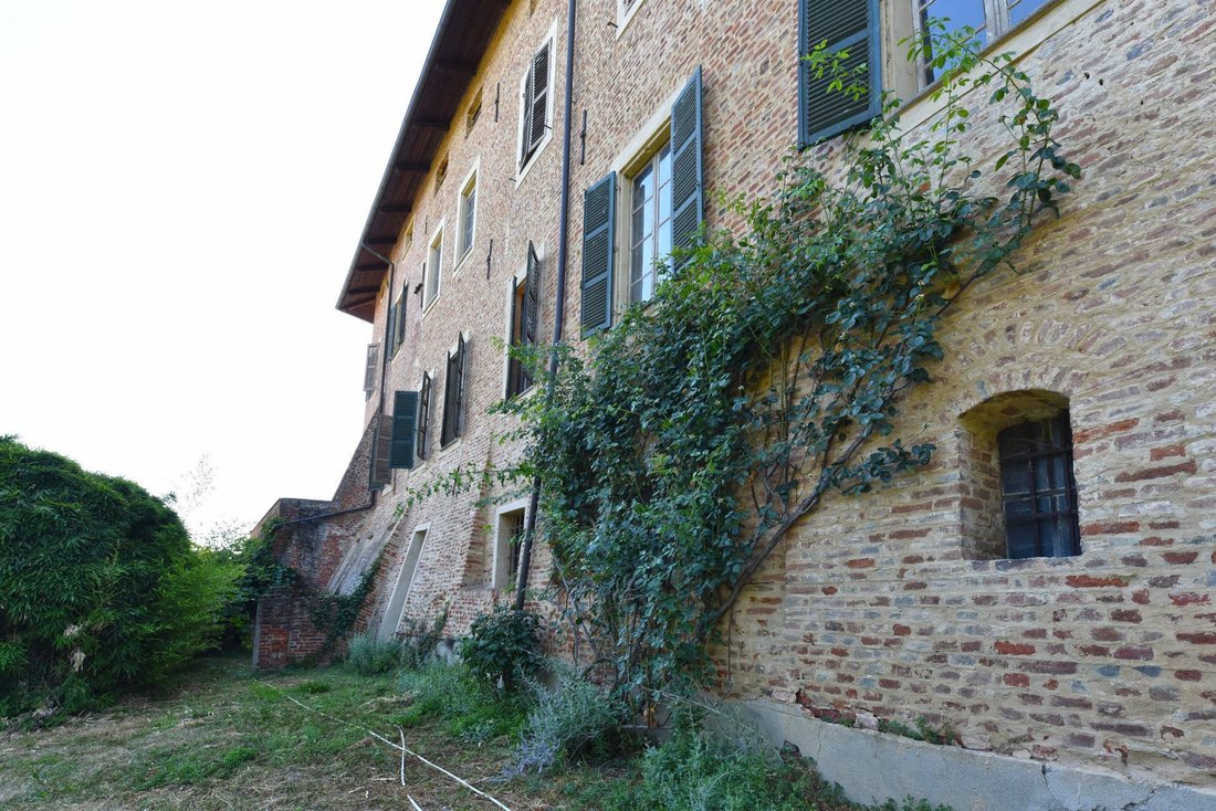 Castello a Centro, Asti, Piemonte 5 - 16651679