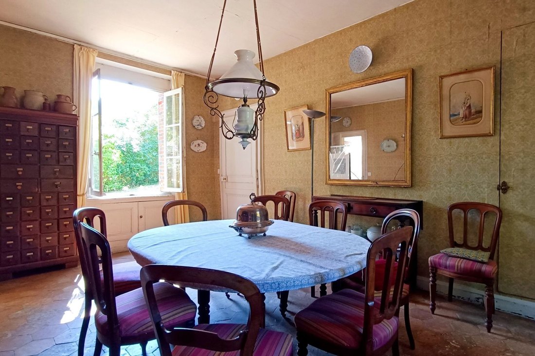 Estate in Maintenon, Centre-Val de Loire, France 4 - 18573103