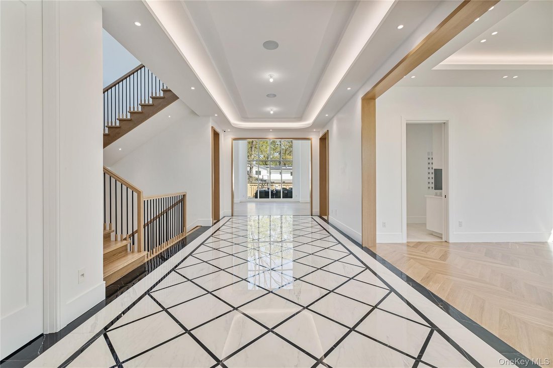 House in Airmont, New York, United States 5 - 18570666