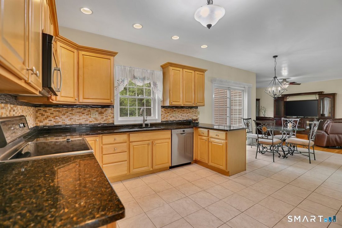 House in Cheshire, Connecticut, United States 3 - 18570823