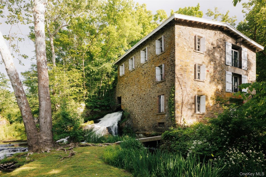 House in Pleasant Valley, New York, United States 1 - 18573171