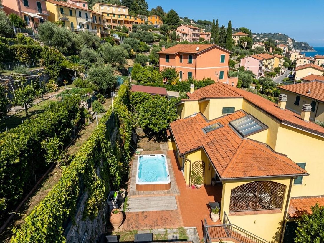 Villa in La Chiappa - Rebocco, La Spezia, Italy 1 - 14064280