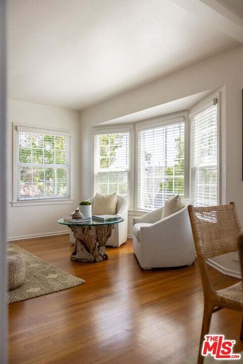 Los Angeles, California, United States 5 - 18573084