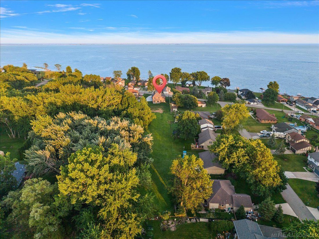 House in New Baltimore, Michigan, United States 4 - 18573402