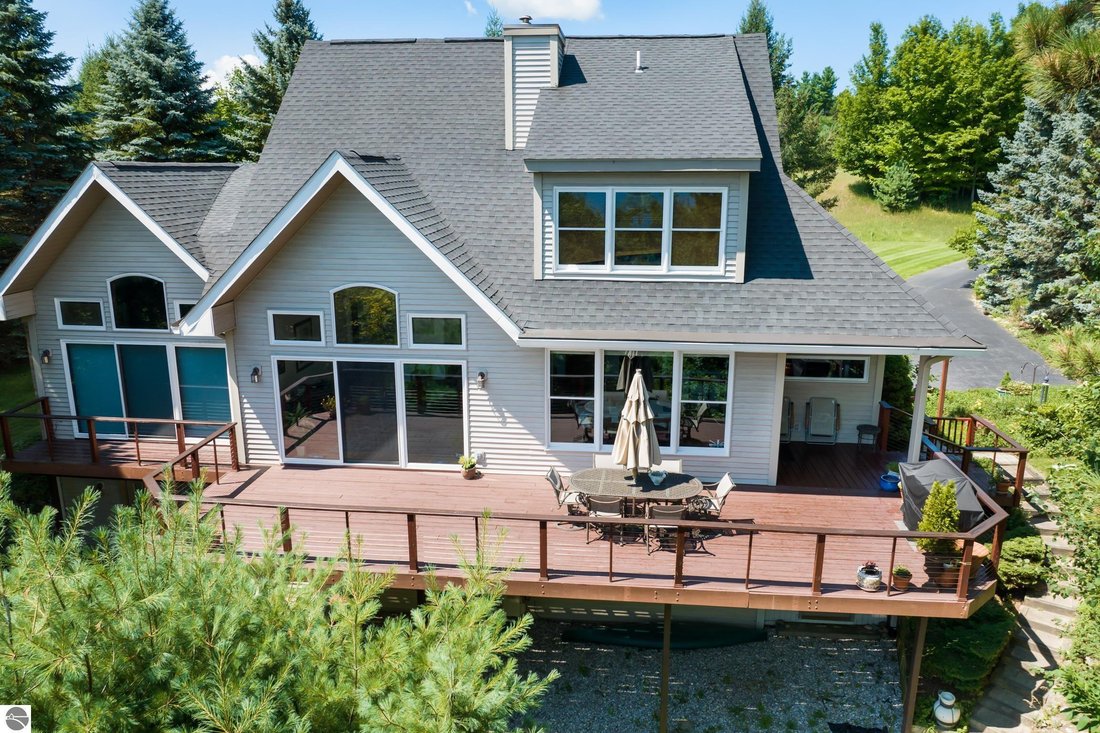 House in Suttons Bay, Michigan, United States 2 - 18569072