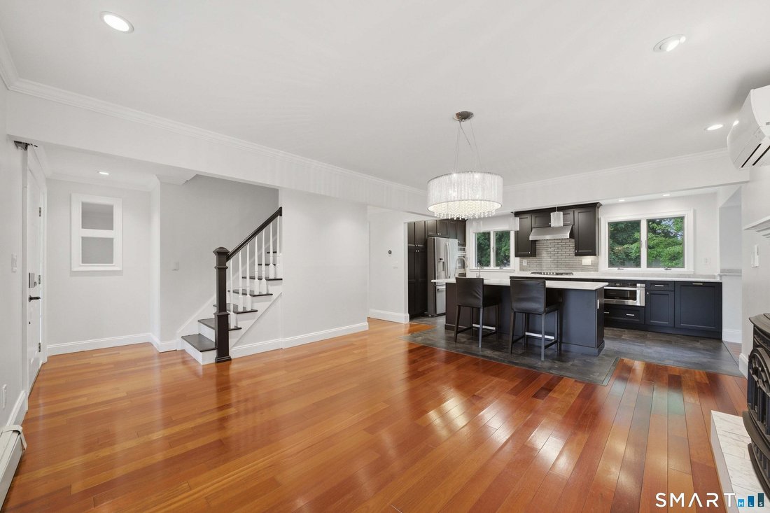 House in Trumbull, Connecticut, United States 2 - 18568471