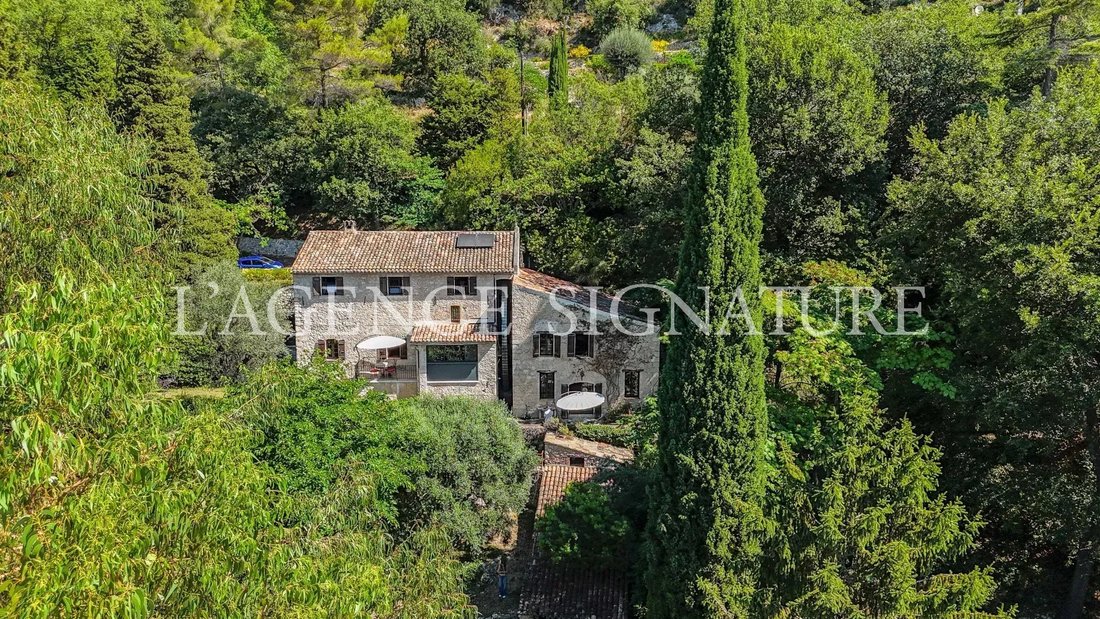 House in Carros, Provence-Alpes-Côte d'Azur, France 2 - 18571048