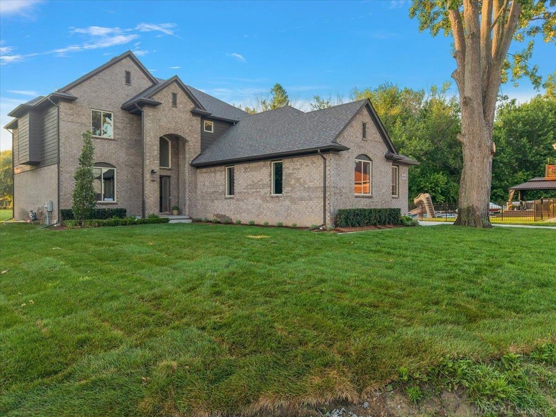 House in New Baltimore, Michigan, United States 2 - 18573402