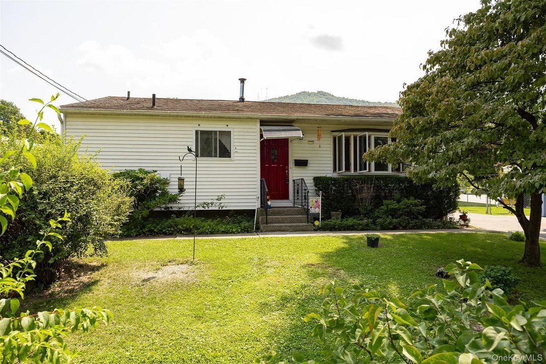House in Beacon, New York, United States 1 - 18536160