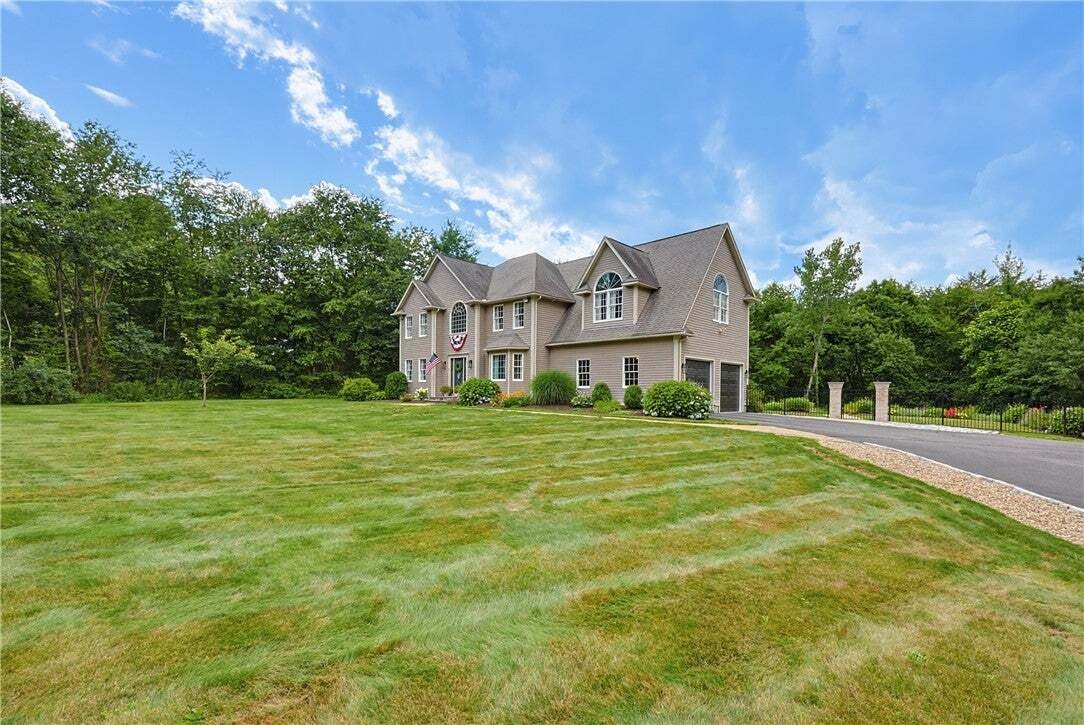 House in Burrillville, Rhode Island, United States 2 - 18571484