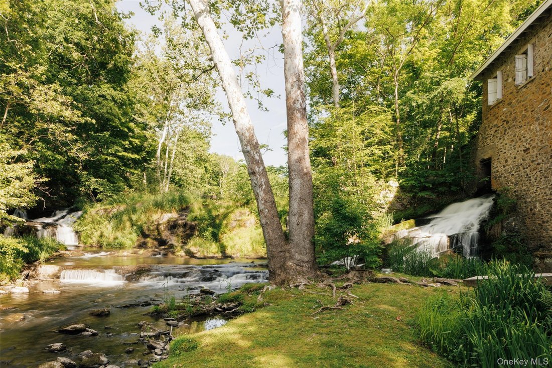 House in Pleasant Valley, New York, United States 2 - 18573171