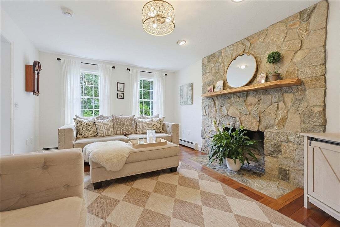 House in Burrillville, Rhode Island, United States 4 - 18571484