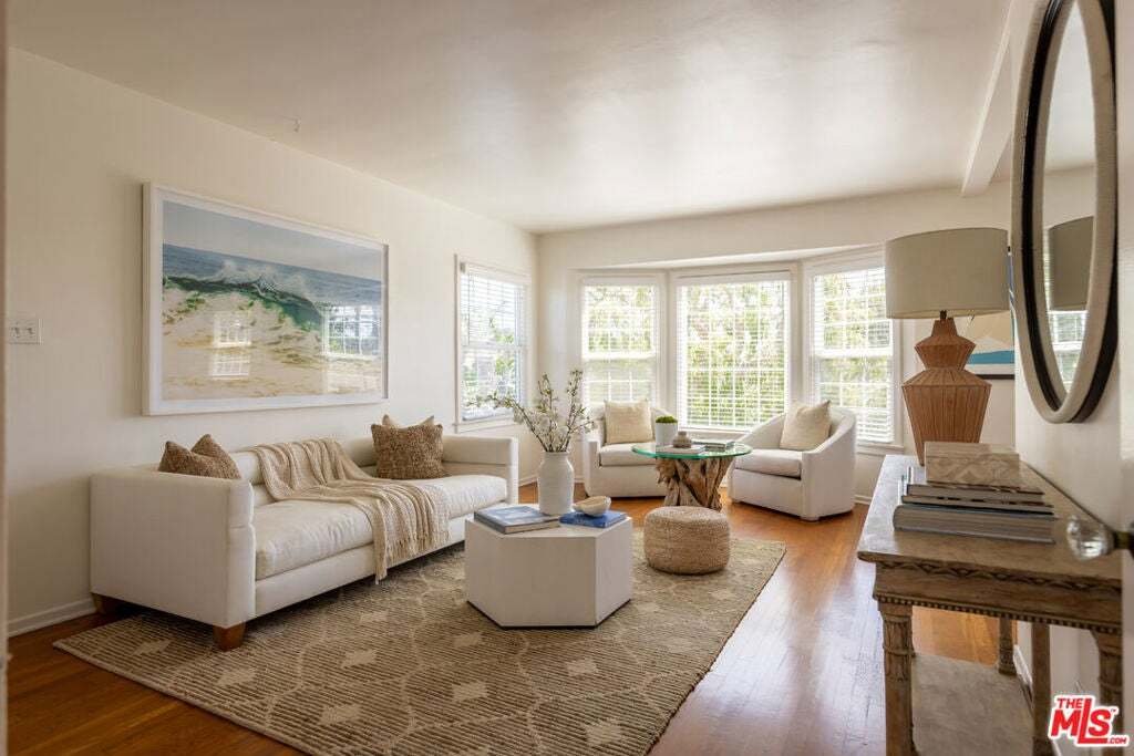 Los Angeles, California, United States 4 - 18573084