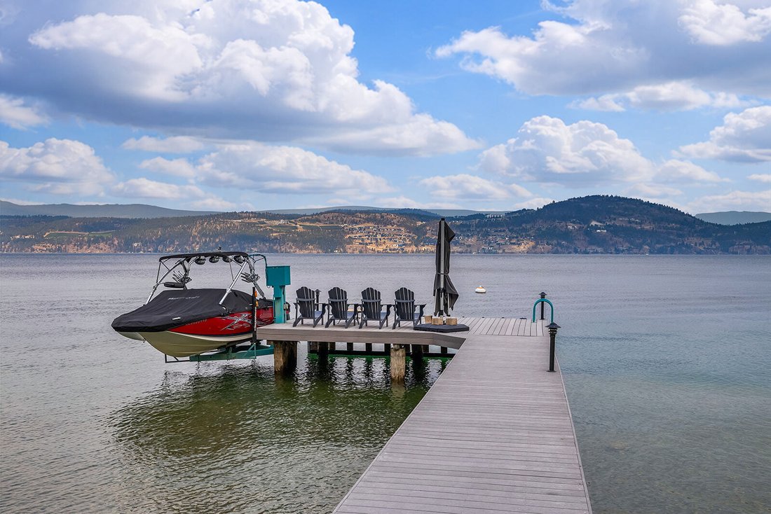 House in Kelowna, British Columbia, Canada 2 - 18570289