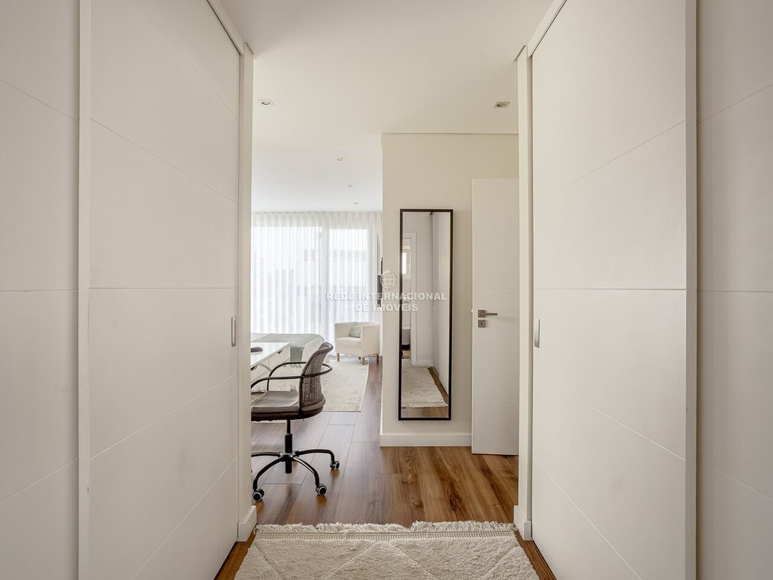 House in Carcavelos e Parede, Lisbon, Portugal 5 - 18126459
