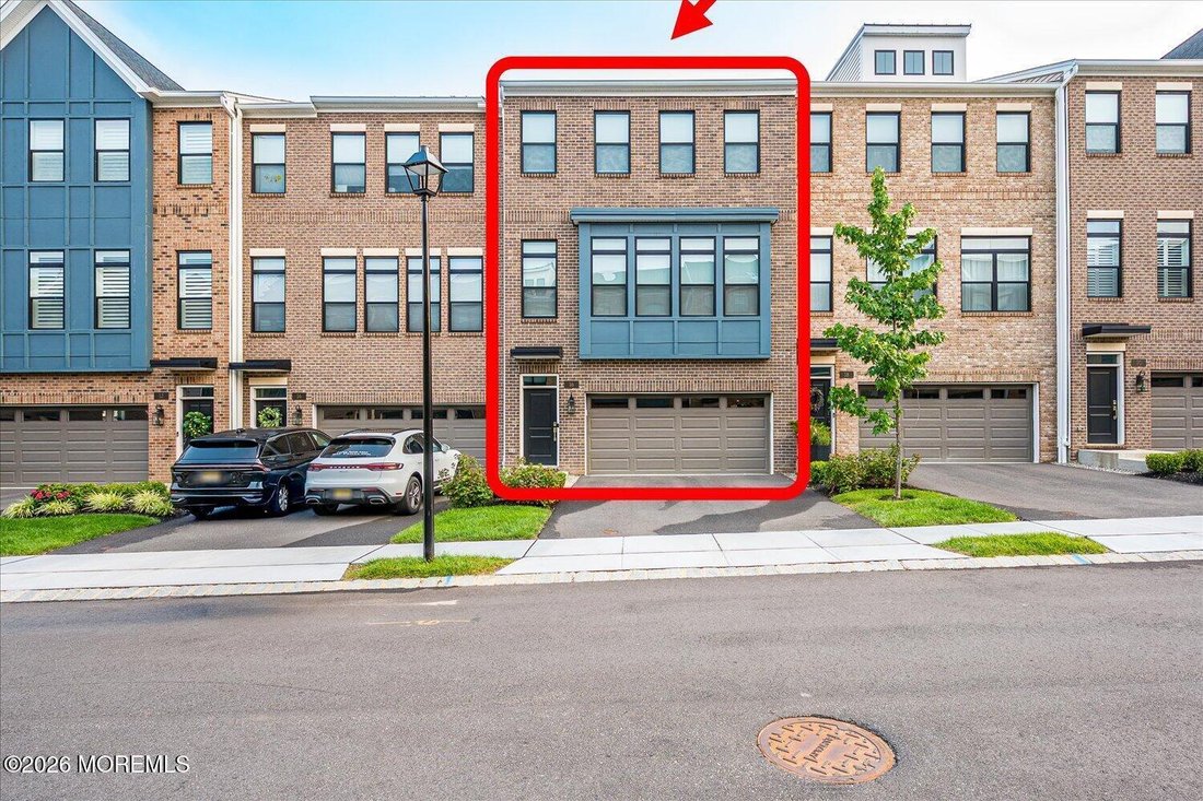 Condo in North Middletown, New Jersey, United States 2 - 18573045