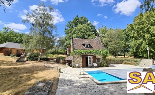 House in Chevannes, Centre-Val de Loire, France 1