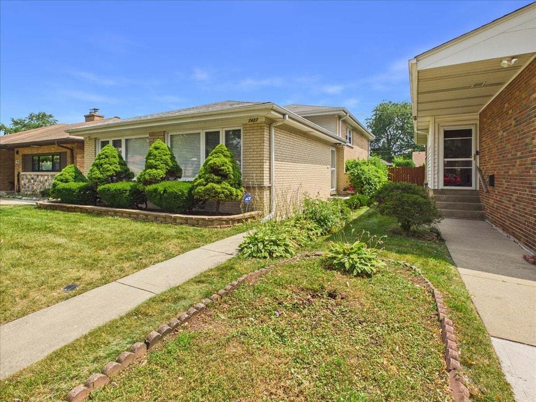 House in Skokie, Illinois, United States 5 - 18571443