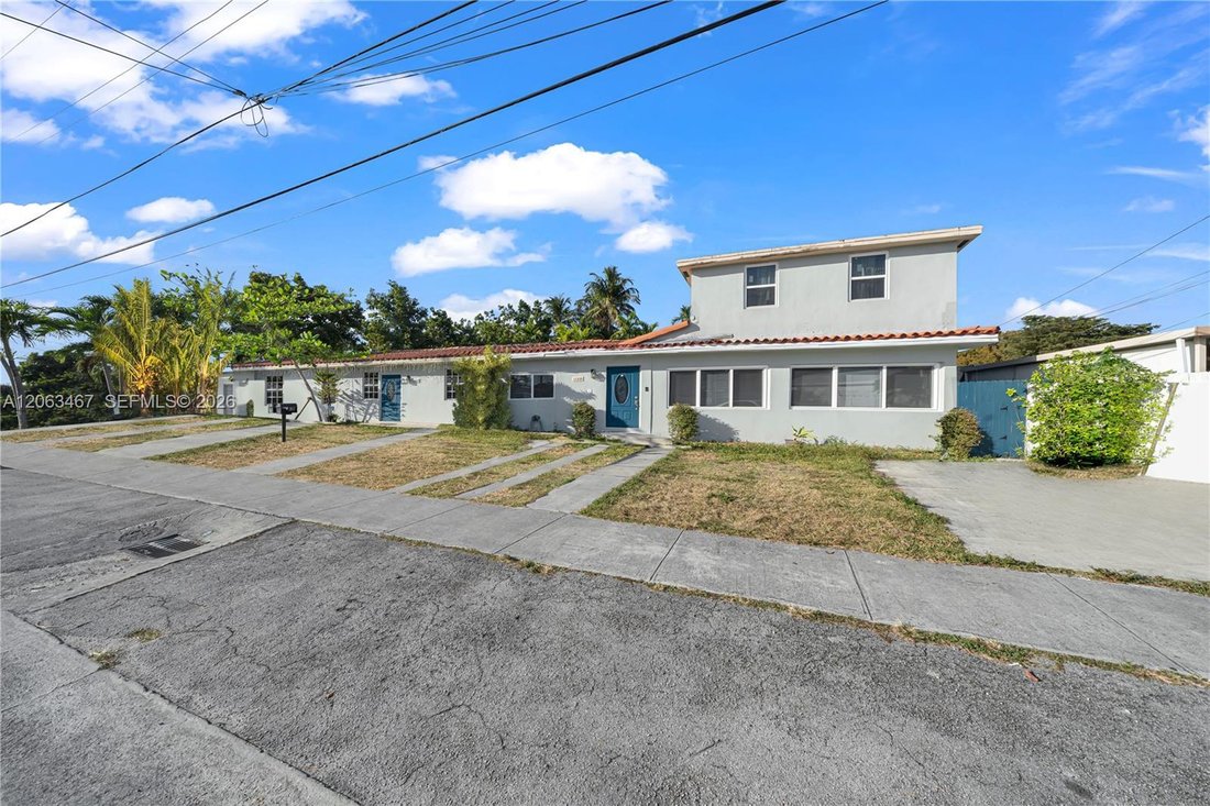 Miami, Florida, United States 2 - 18569481