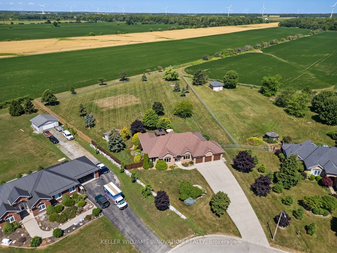 House in Selkirk, Ontario, Canada 1 - 18570673