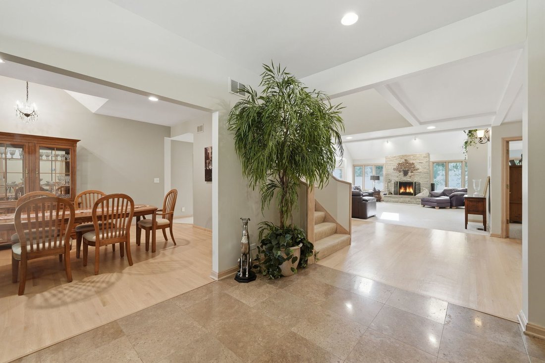 House in Darien, Illinois, United States 4 - 18570754