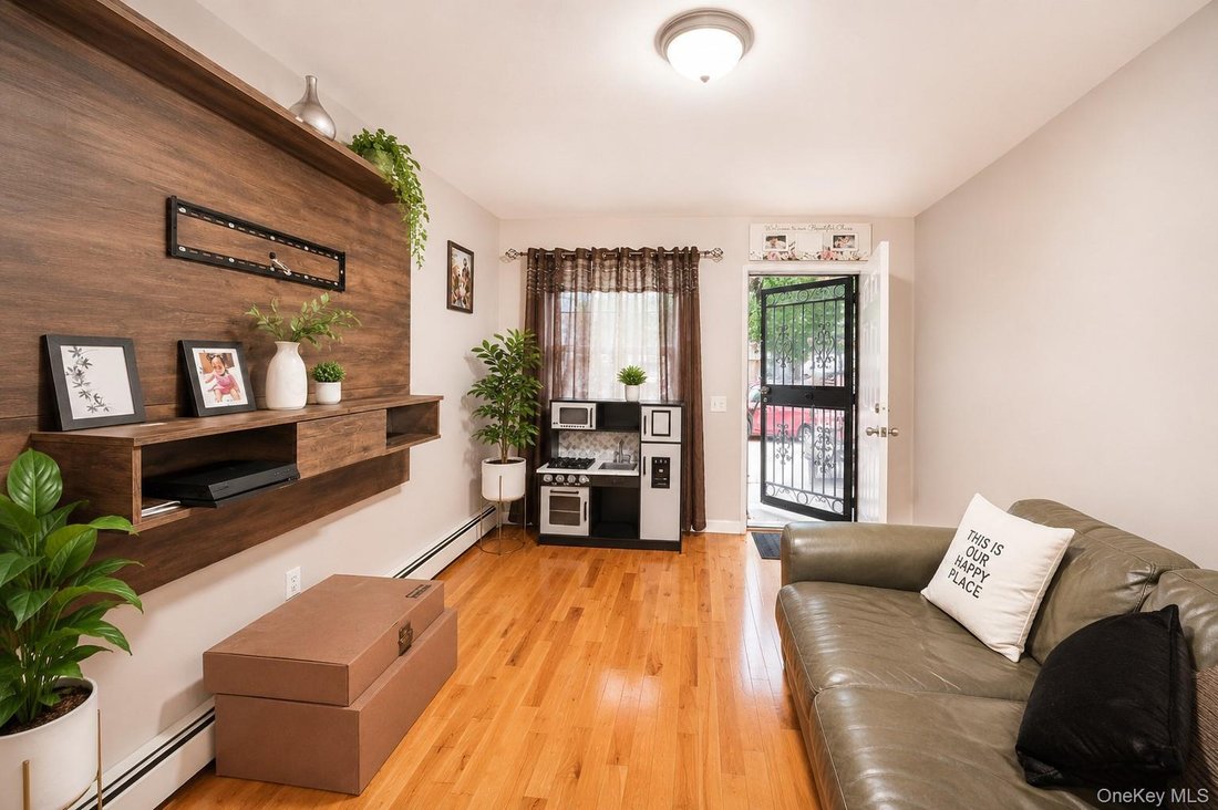 House in New York, New York, United States 3 - 18570559