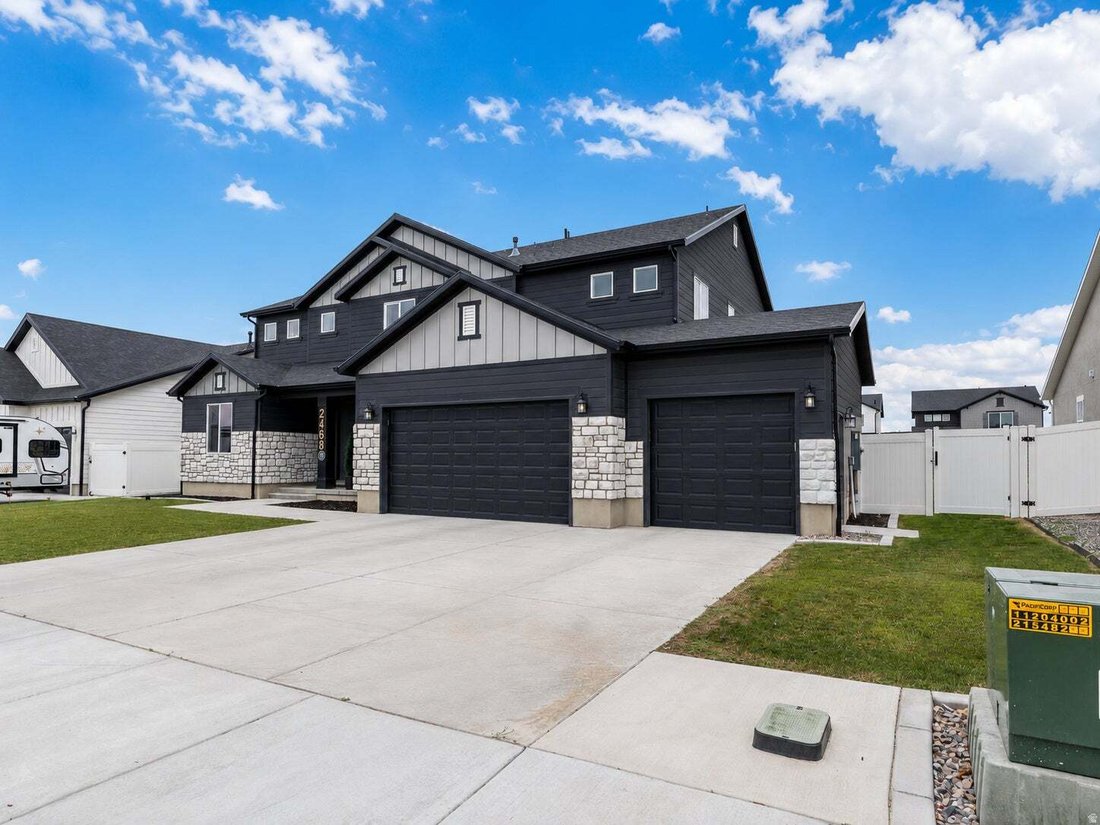House in Syracuse, Utah, United States 4 - 18573218