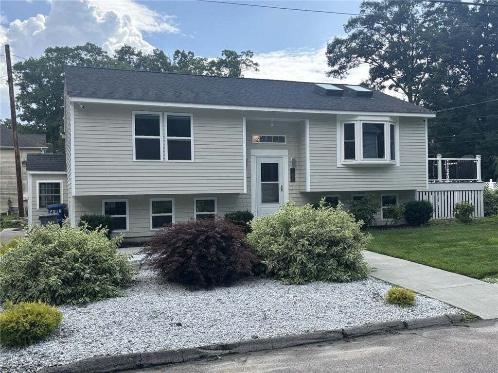 House in Johnston, Rhode Island, United States 1 - 18567141