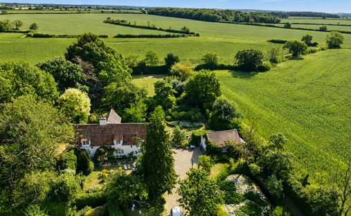 Farm Ranch in Carlton Green, England 1