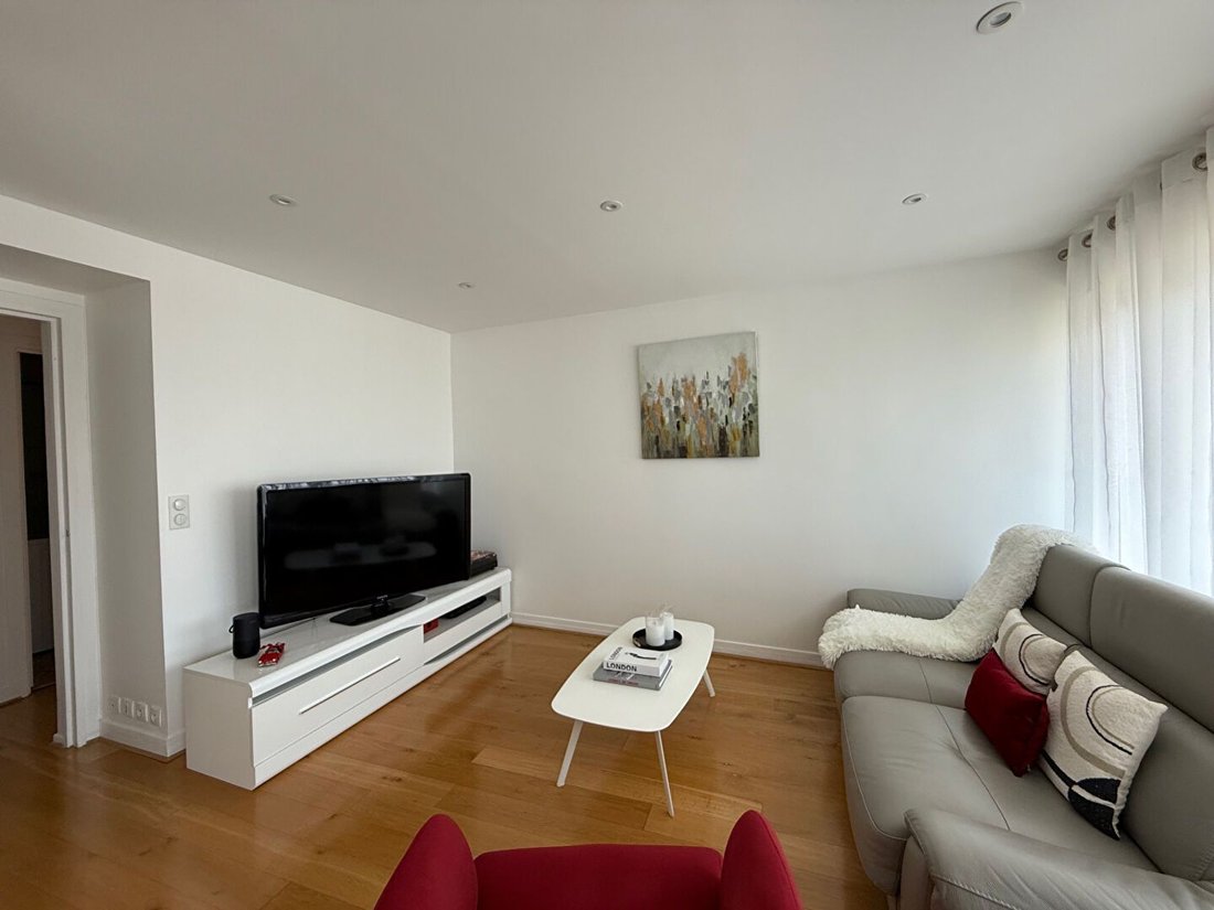 Apartment in Centre Ville-Sarments, Châtillon, France 4 - 18570820