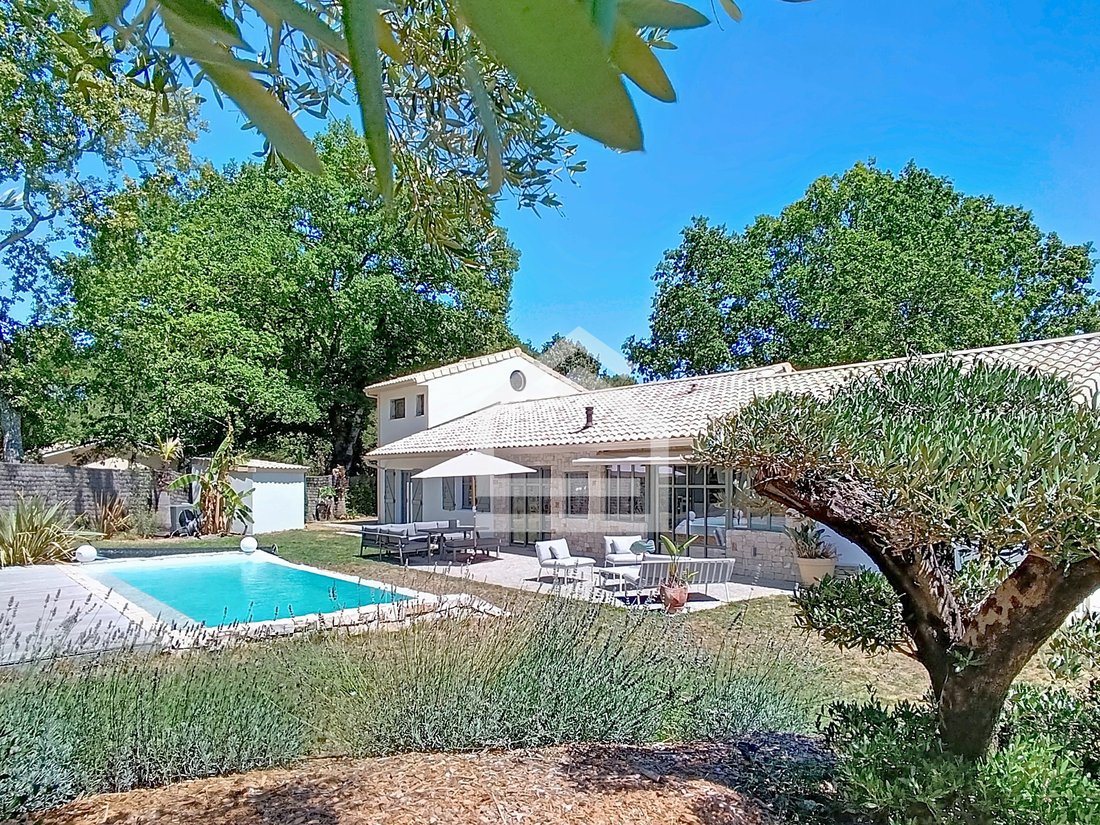 House in Saint-Medard-en-Jalles, Nouvelle-Aquitaine, France 2 - 18573148