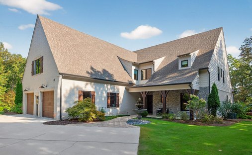 House in Chelsea, Alabama, United States 1
