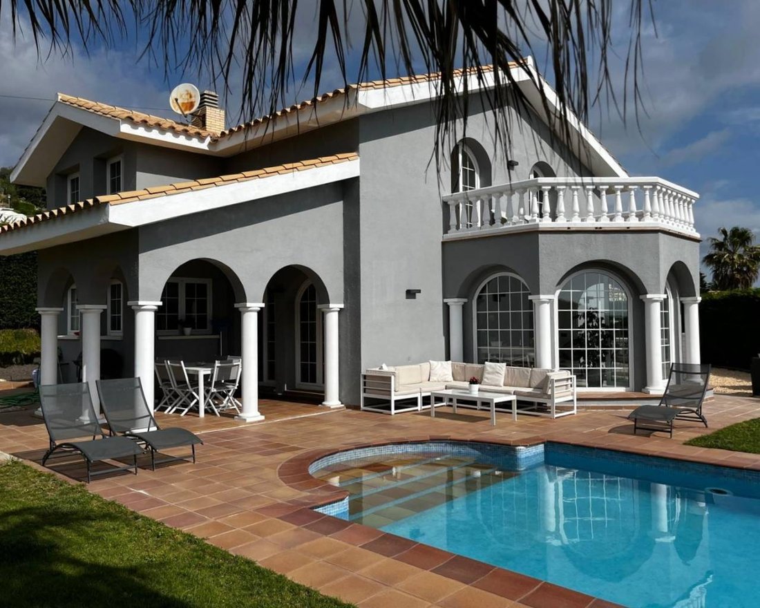 Chalet in Calonge i Sant Antoni, Catalonia, Spain 1 - 18565059