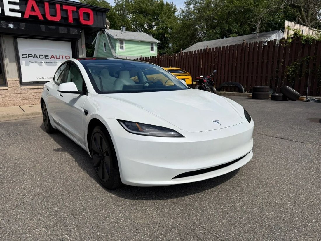 Sedan in East Brunswick, NJ, United States 4 - 18571165